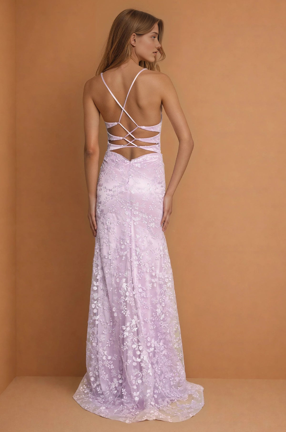 Elegante Vestido de Fiesta Largo de Encaje Floral con Cuello Cuadrado y Espalda Cruzada