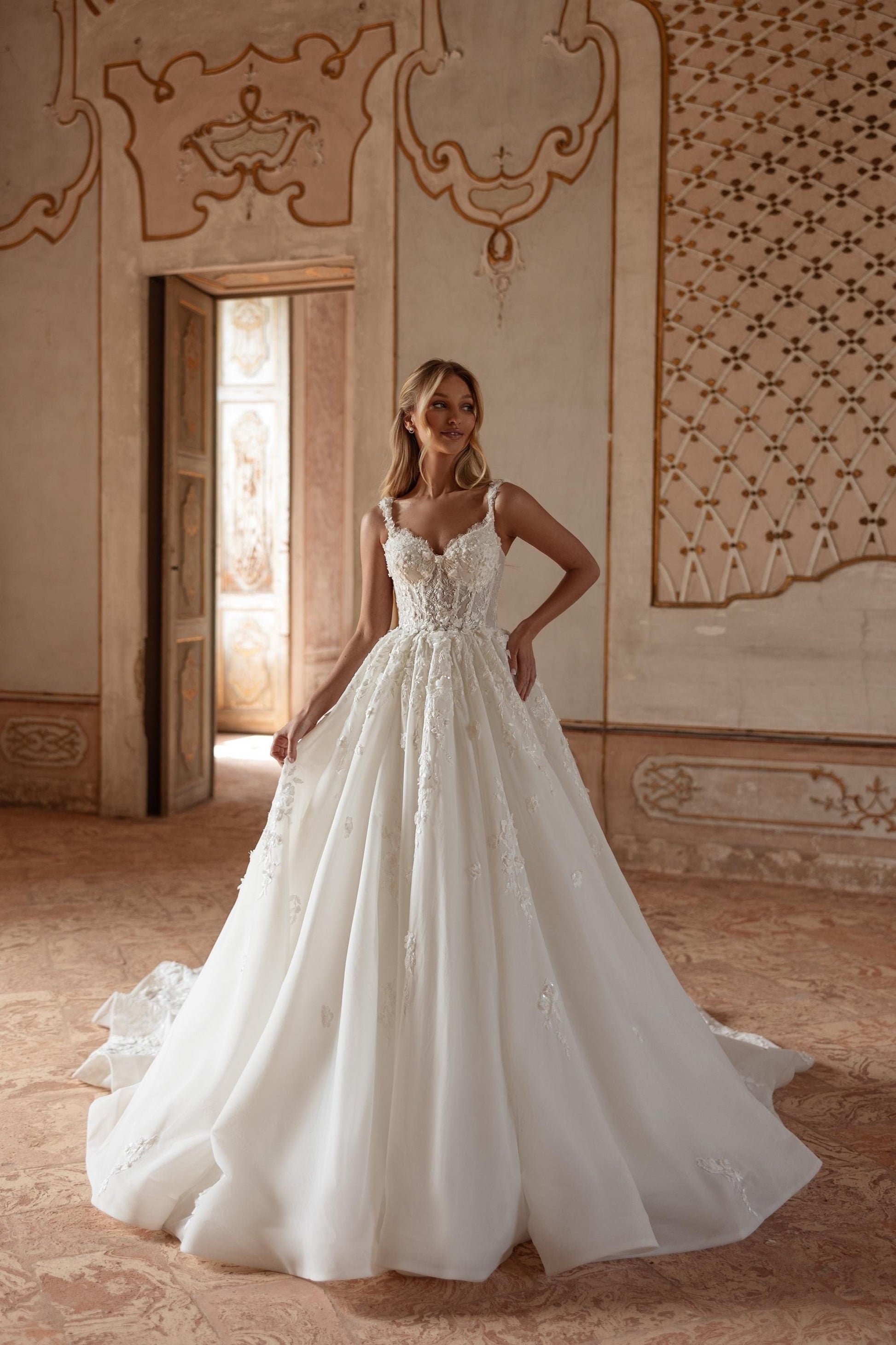 Vedress luxury floral lace ballgown wedding dress v neck spaghetti strap cathedral train church bridal gown