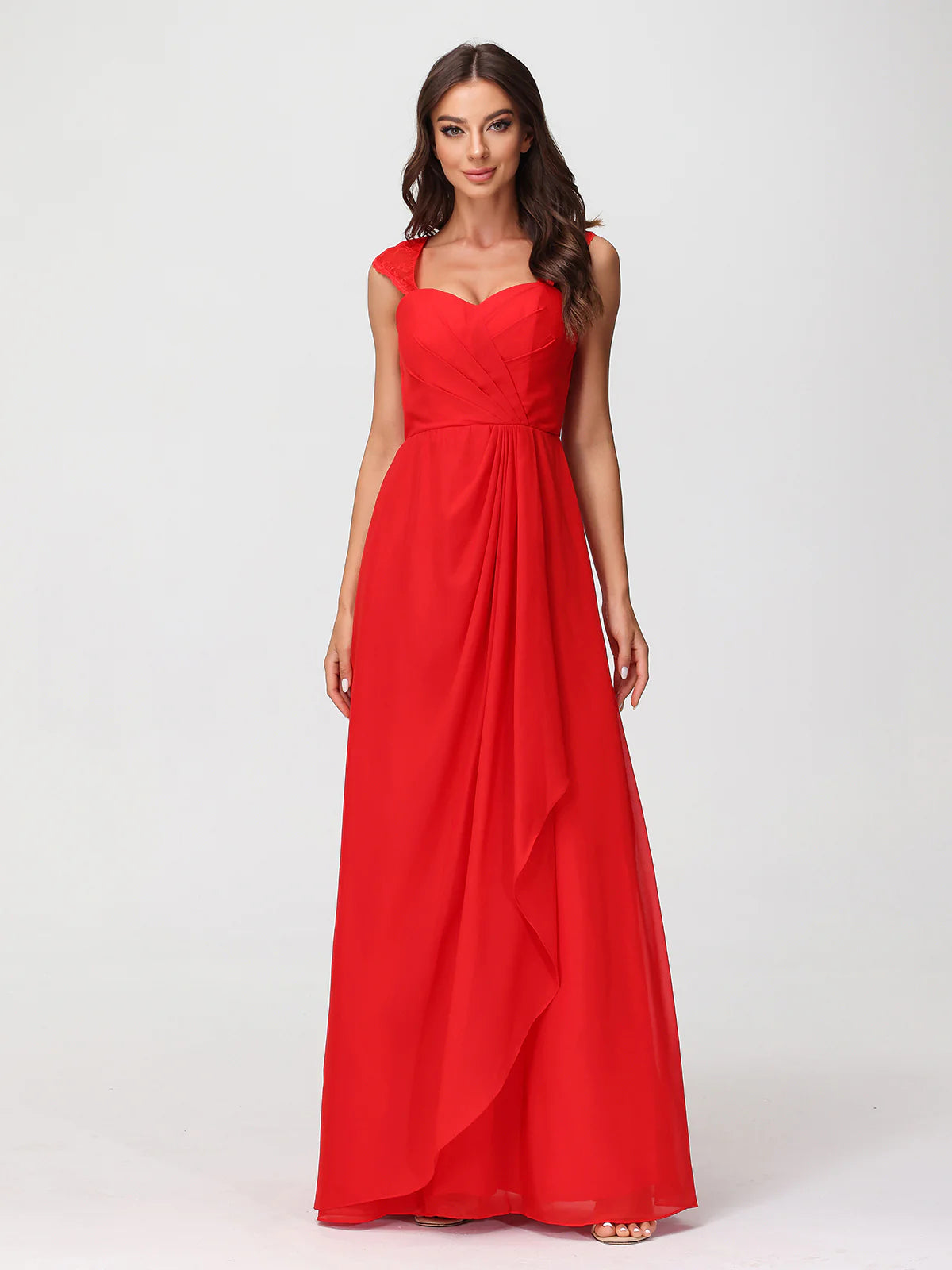 Vestido largo de dama de honor de chifón con escote corazón, encaje en las mangas, espalda descubierta y drapeado, con bolsillos