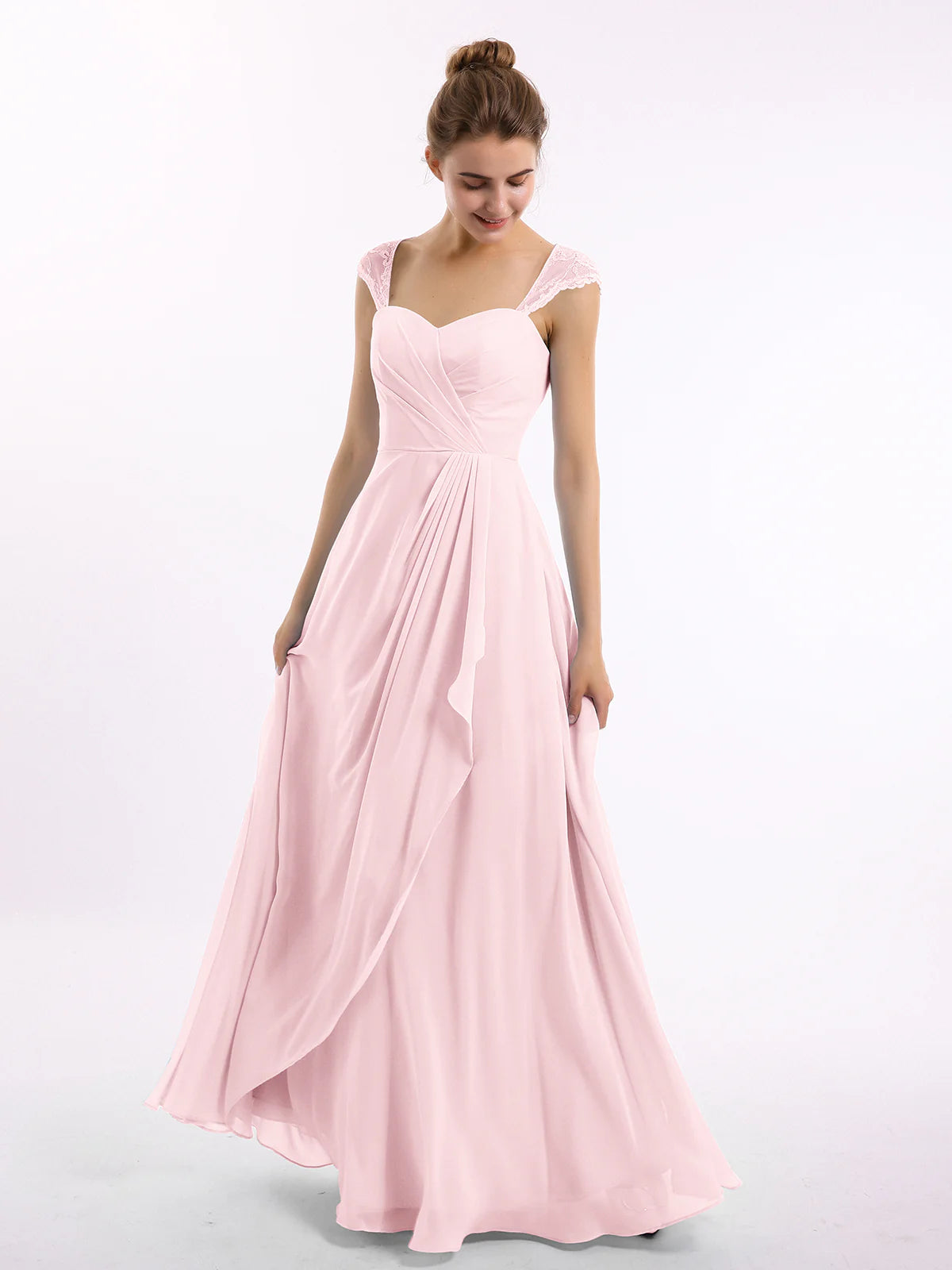 Vestido largo de dama de honor de chifón con escote corazón, encaje en las mangas, espalda descubierta y drapeado, con bolsillos