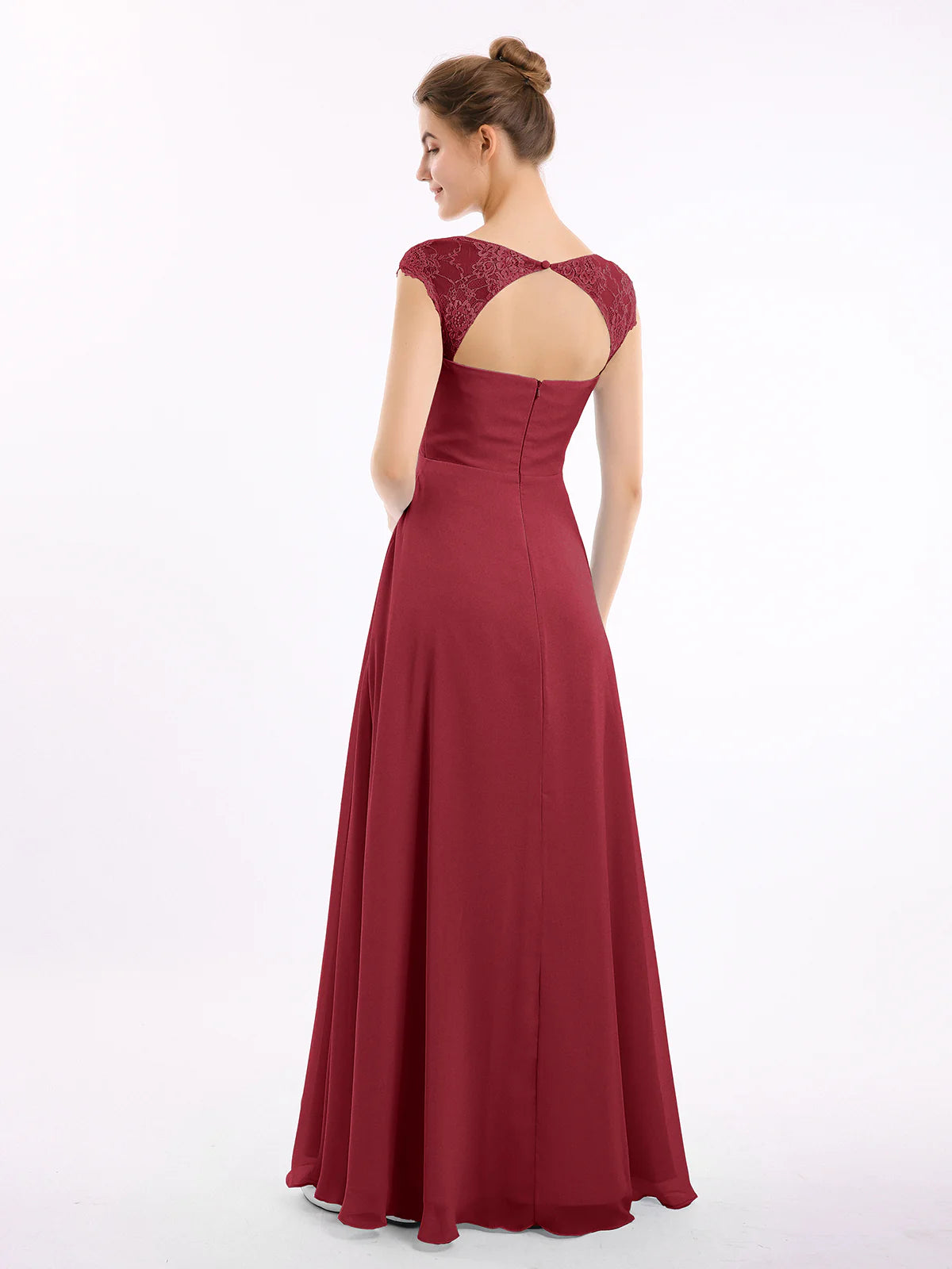 Vestido largo de dama de honor de chifón con escote corazón, encaje en las mangas, espalda descubierta y drapeado, con bolsillos