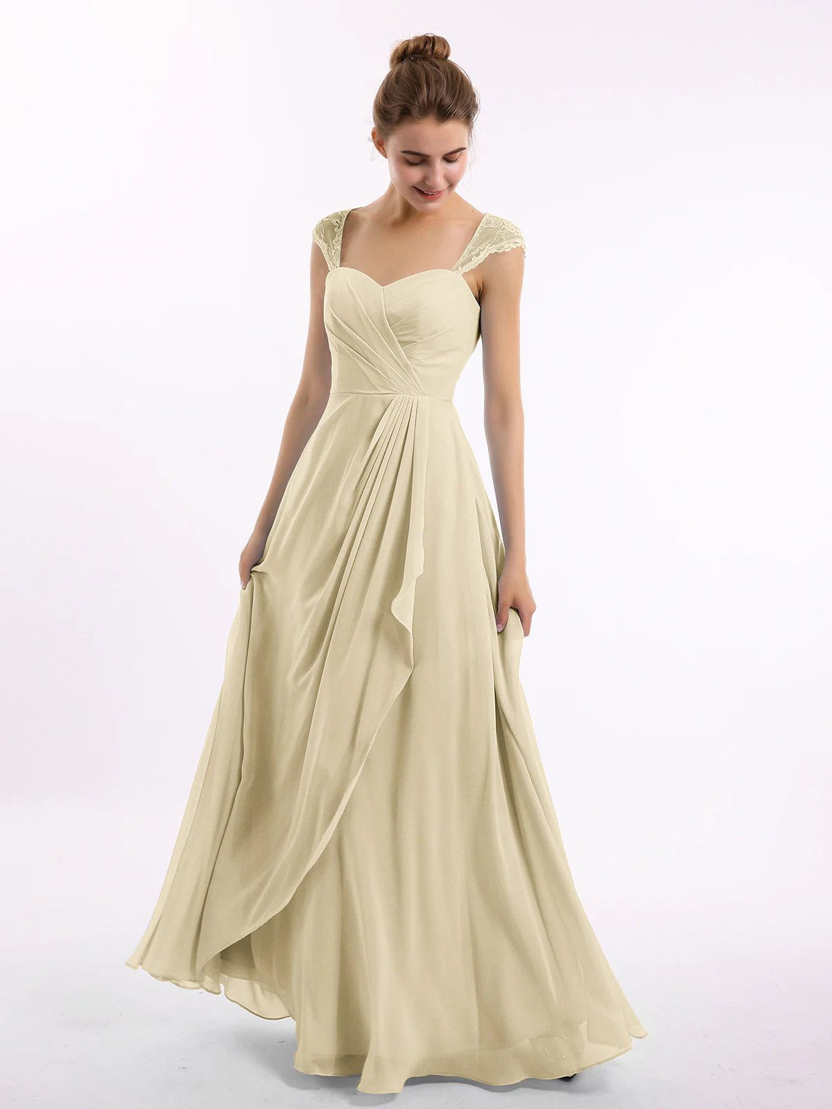 Vestido largo de dama de honor de chifón con escote corazón, encaje en las mangas, espalda descubierta y drapeado, con bolsillos