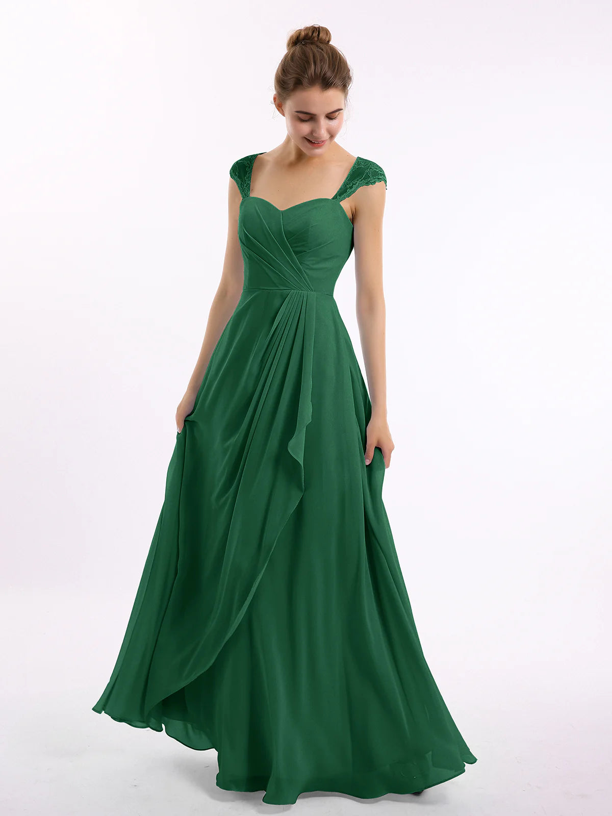 Vestido largo de dama de honor de chifón con escote corazón, encaje en las mangas, espalda descubierta y drapeado, con bolsillos