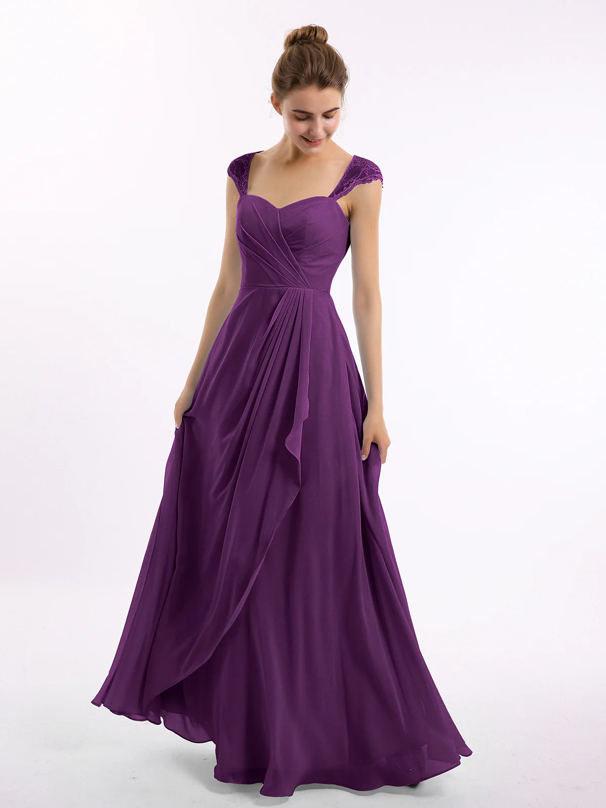 Vestido largo de dama de honor de chifón con escote corazón, encaje en las mangas, espalda descubierta y drapeado, con bolsillos