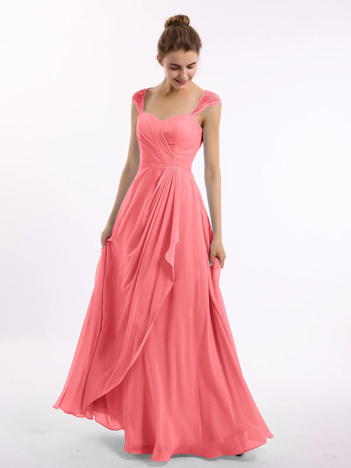 Vestido largo de dama de honor de chifón con escote corazón, encaje en las mangas, espalda descubierta y drapeado, con bolsillos
