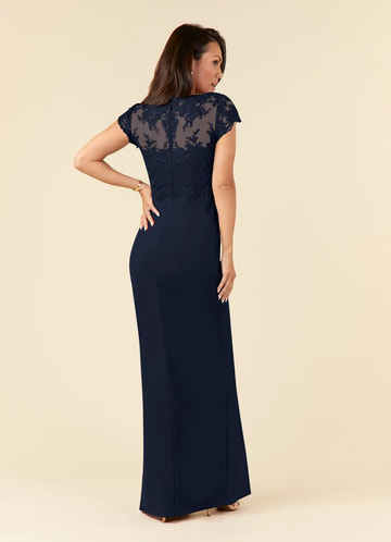 Elegant Mermaid V-Neck Lace Maxi Mother of the Bride Dress with Ruffle Slit