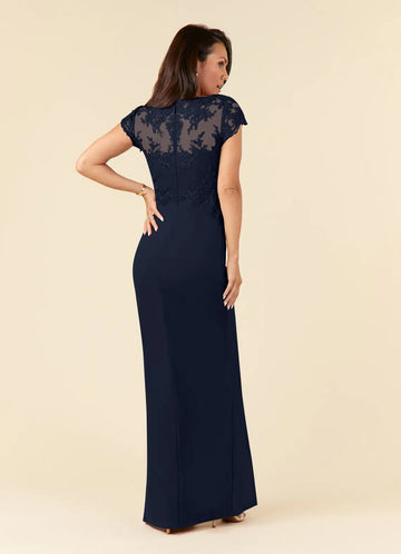 Elegant Mermaid V-Neck Lace Maxi Mother of the Bride Dress with Ruffle Slit