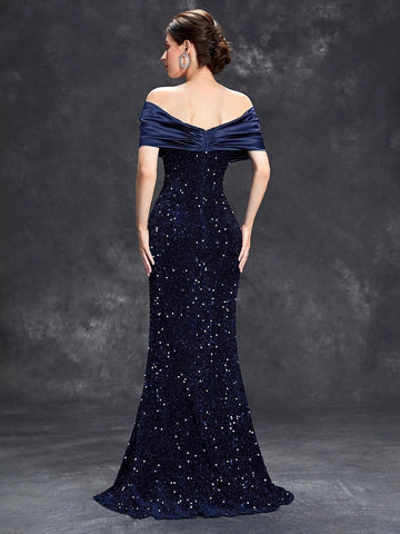 Vedress zip back long mermaid prom dress dark sequined gown back view dark textured backdrop
背面图 替代名：Vedress 拉链装饰的长美人鱼式舞会连衣裙，带有亮色亮片的点缀，深色质感的背景