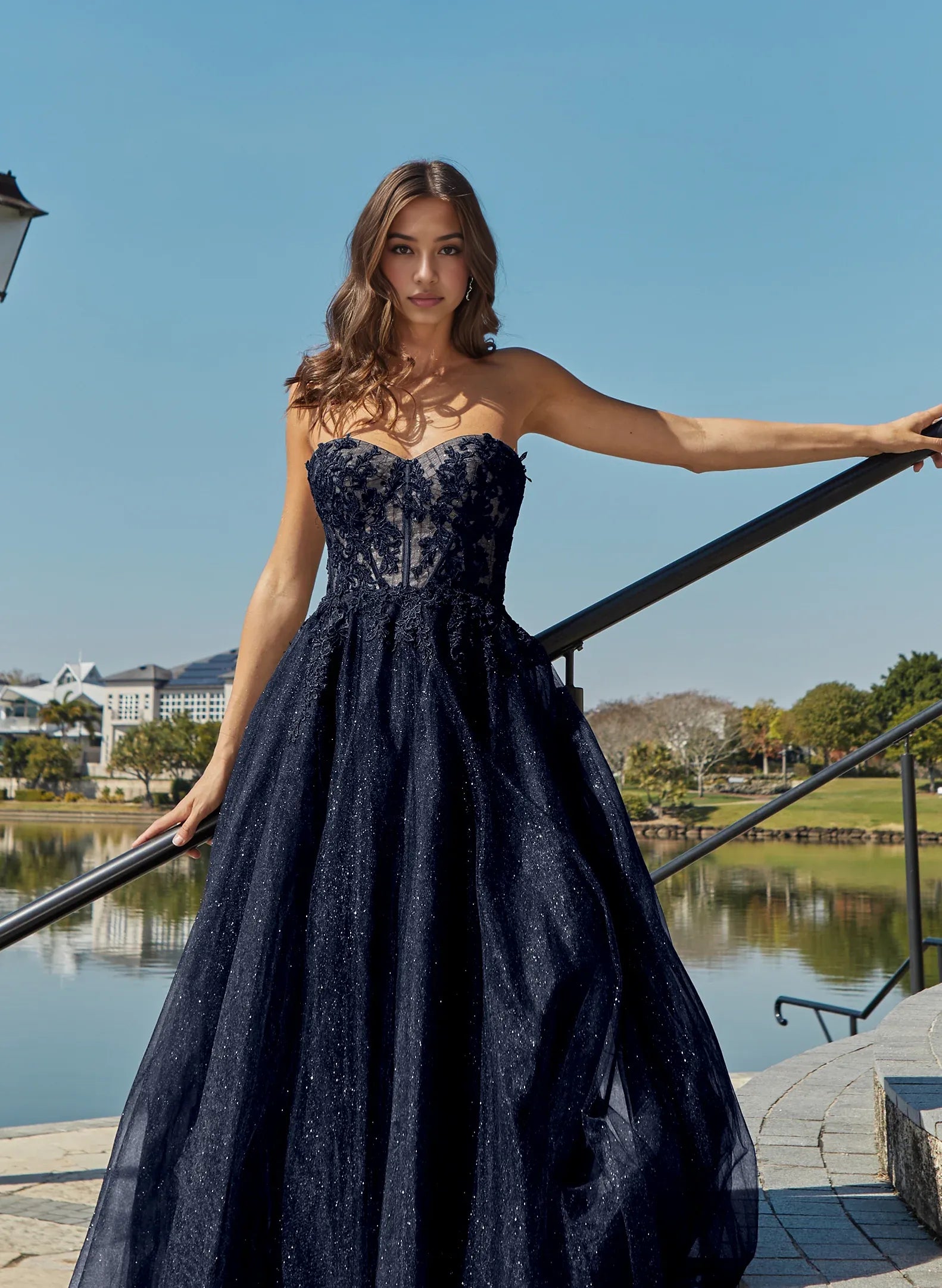 Dramatic A-line Ball Gown Sweetheart Strapless Glitter Tulle Lace Appliqué Prom Dress
