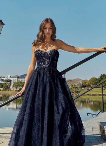 Dramatic A-line Ball Gown Sweetheart Strapless Glitter Tulle Lace Appliqué Prom Dress
