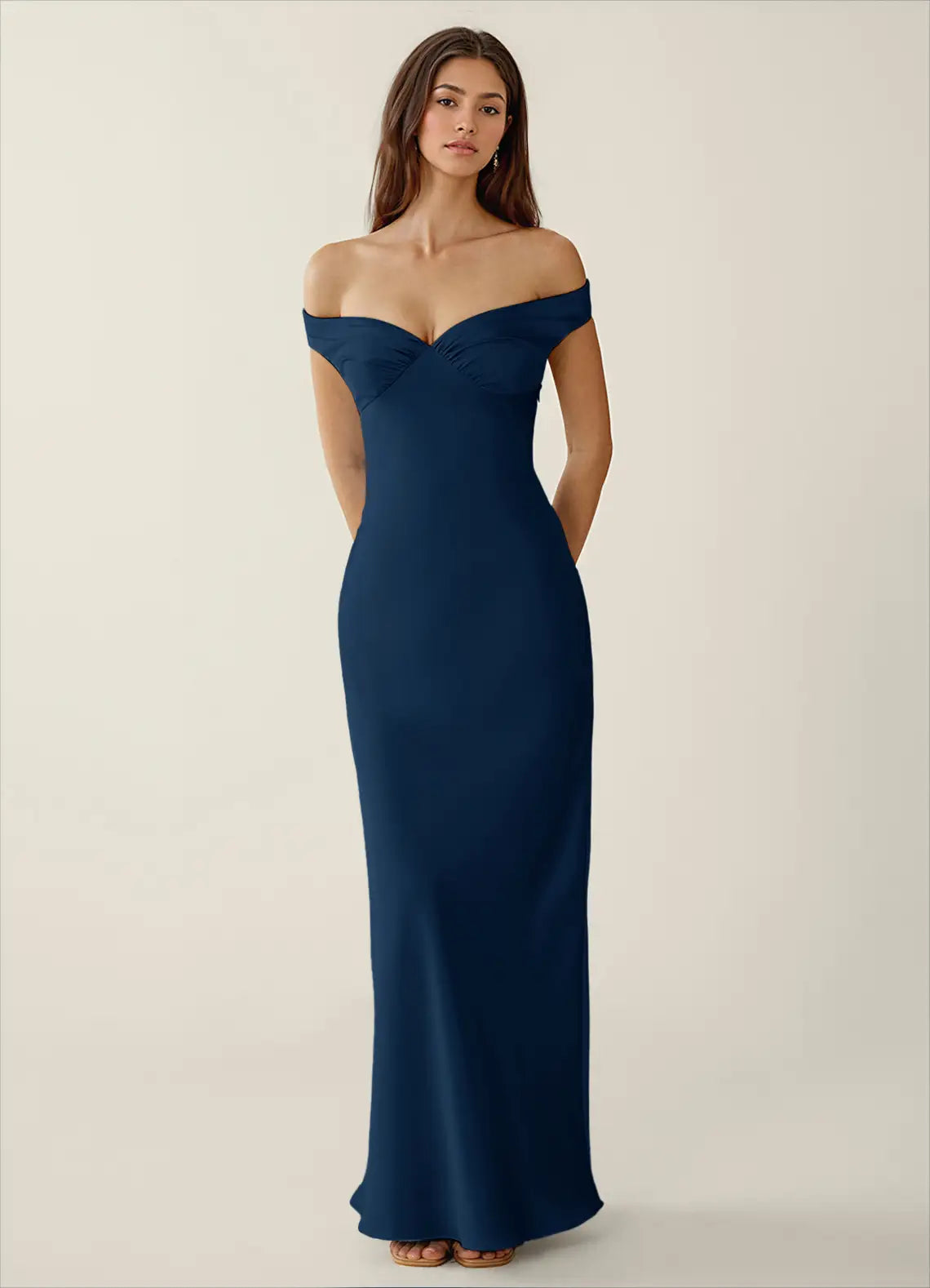 Elegante Vestido Largo de Satén con Hombros Descubiertos y Espalda Abierta para Fiesta de Graduación