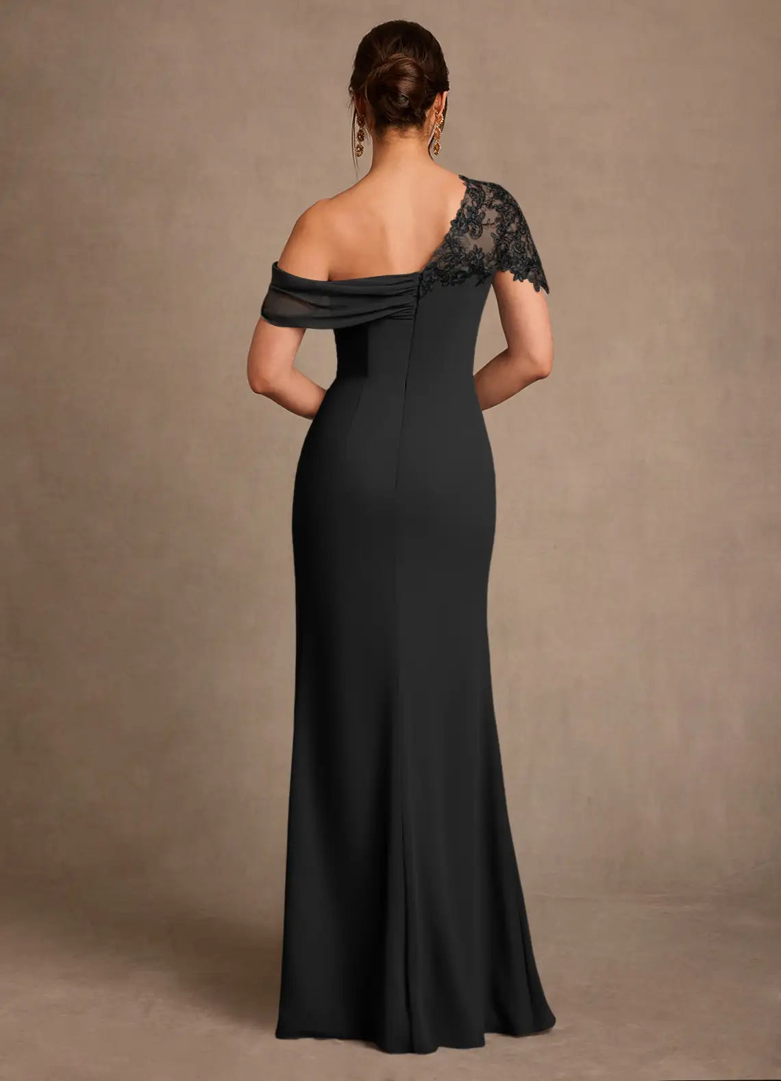Elegante vestido de noche formal de gasa de encaje hasta el suelo con un hombro tipo vaina para la madre de la novia