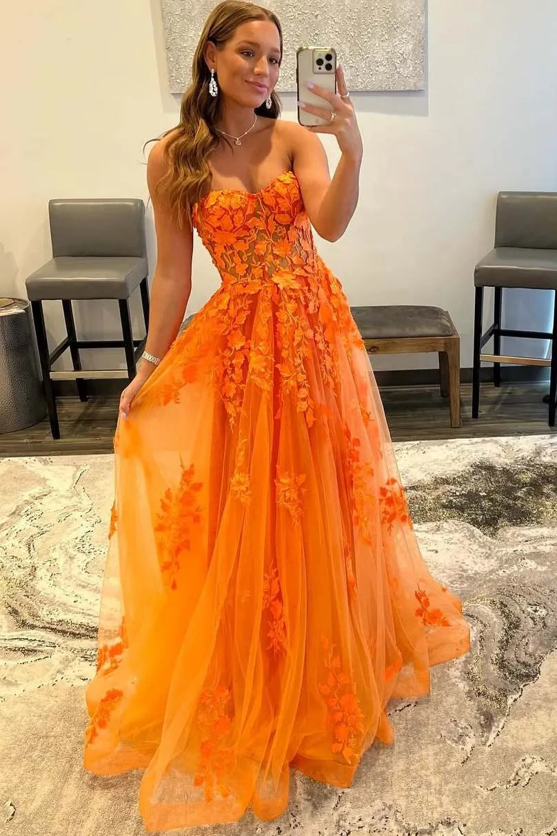Vestido de fiesta maxi naranja de tul con corte en A, escote corazón, sin tirantes y sin espalda