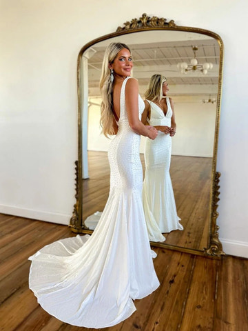 Vestido de Noche Largo Sirena con Cuello en V Profundo, Cuentas y Espalda Descubierta