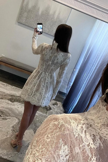 Romantic A-Line High-Neck Long-Sleeve Lace Homecoming Dress Mini Boned Party Dress