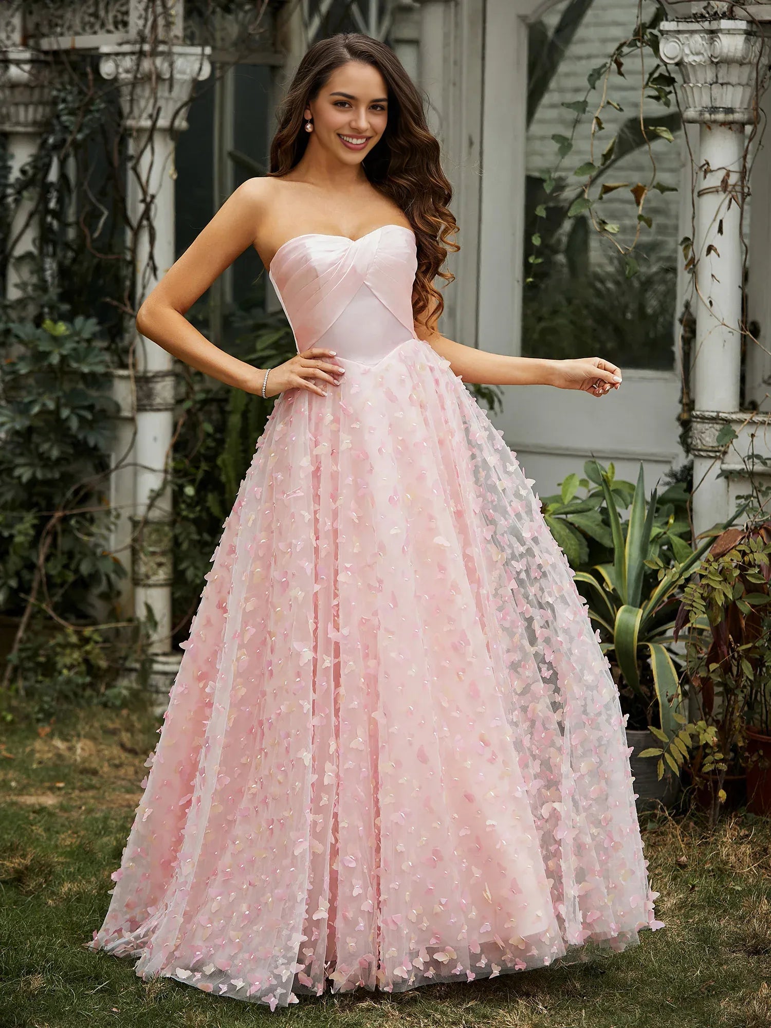 Romantic A-Line Strapless Sweetheart Tulle Butterflies Appliqued Ball Gown Formal Prom Dress
