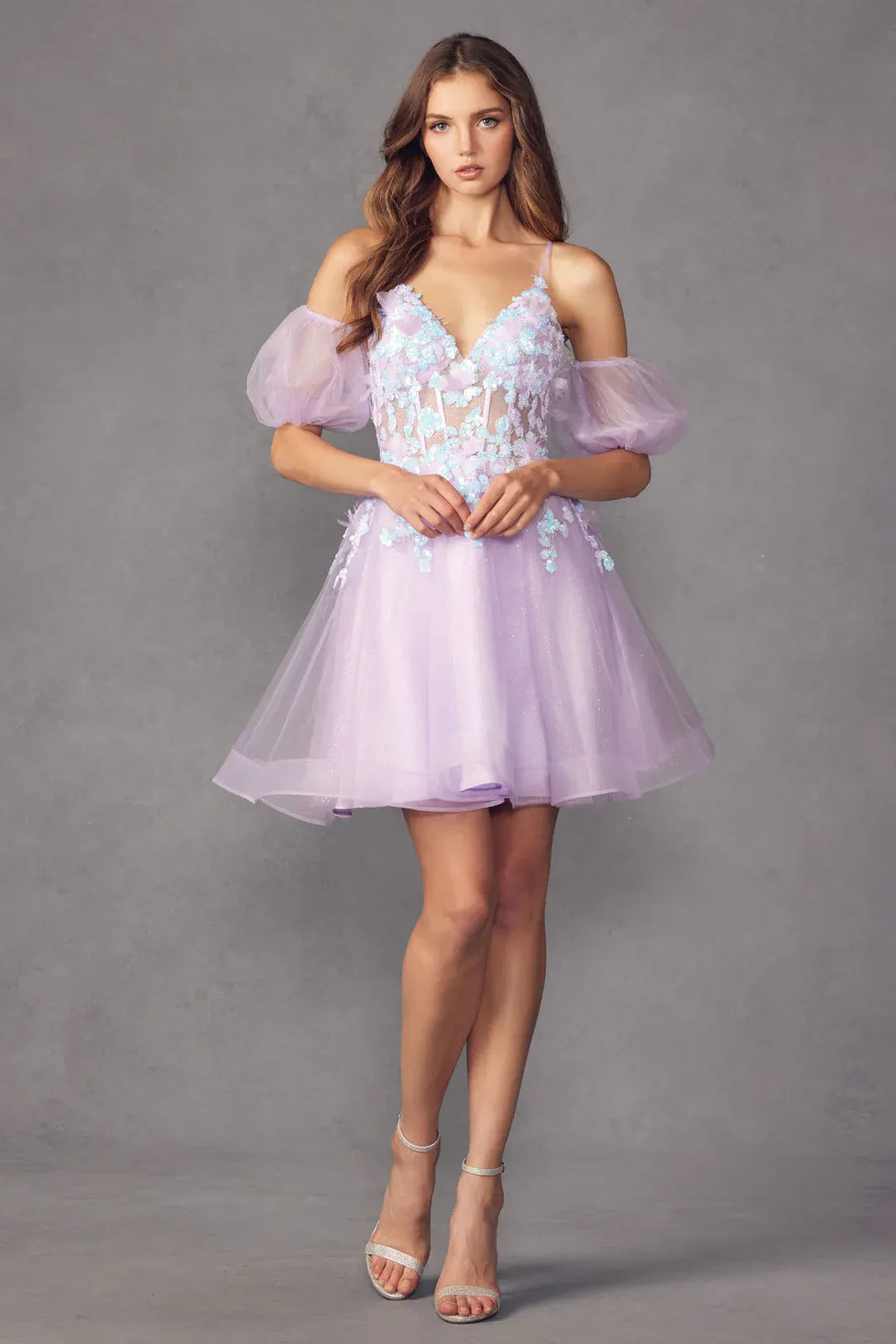 Romantic A-Line V-Neck Puff-Sleeve Tulle Short Lace-Up Homecoming Dress