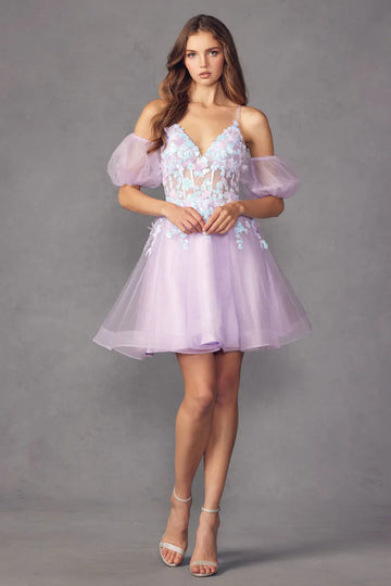 Romantic A-Line V-Neck Puff-Sleeve Tulle Short Lace-Up Homecoming Dress