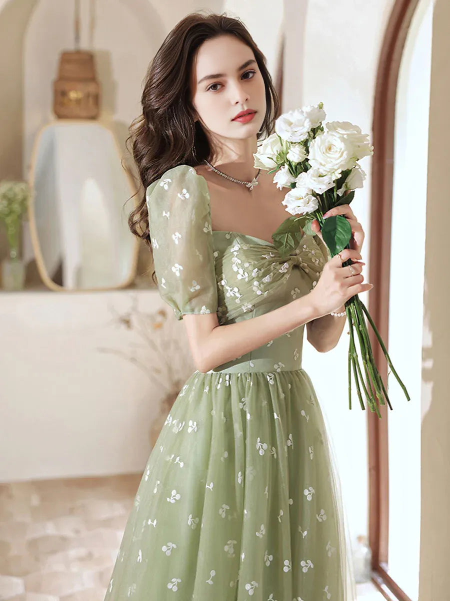 Vestido de Noche Romántico Largo de Tul Bordado con Escote Corazón y Corte en A para Graduación