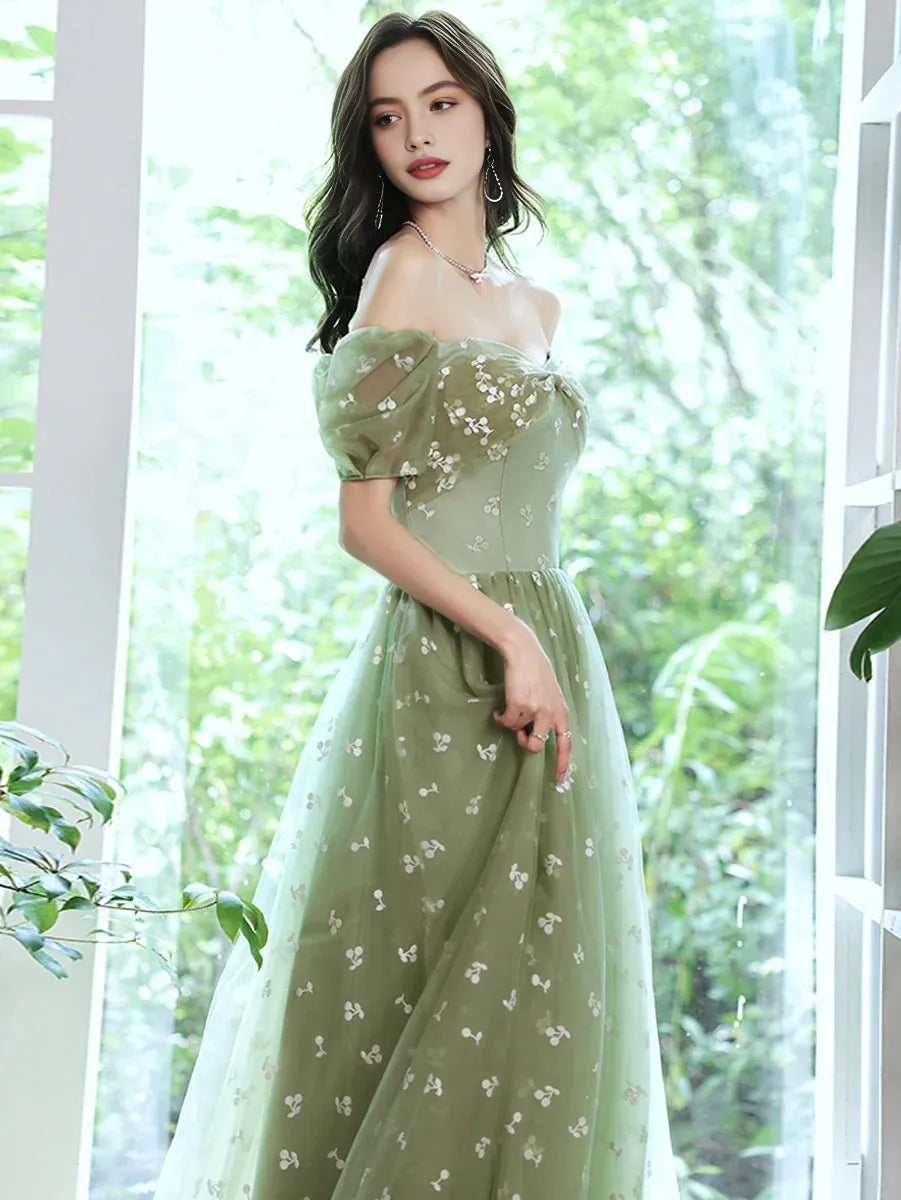 Vestido de Noche Romántico Largo de Tul Bordado con Escote Corazón y Corte en A para Graduación