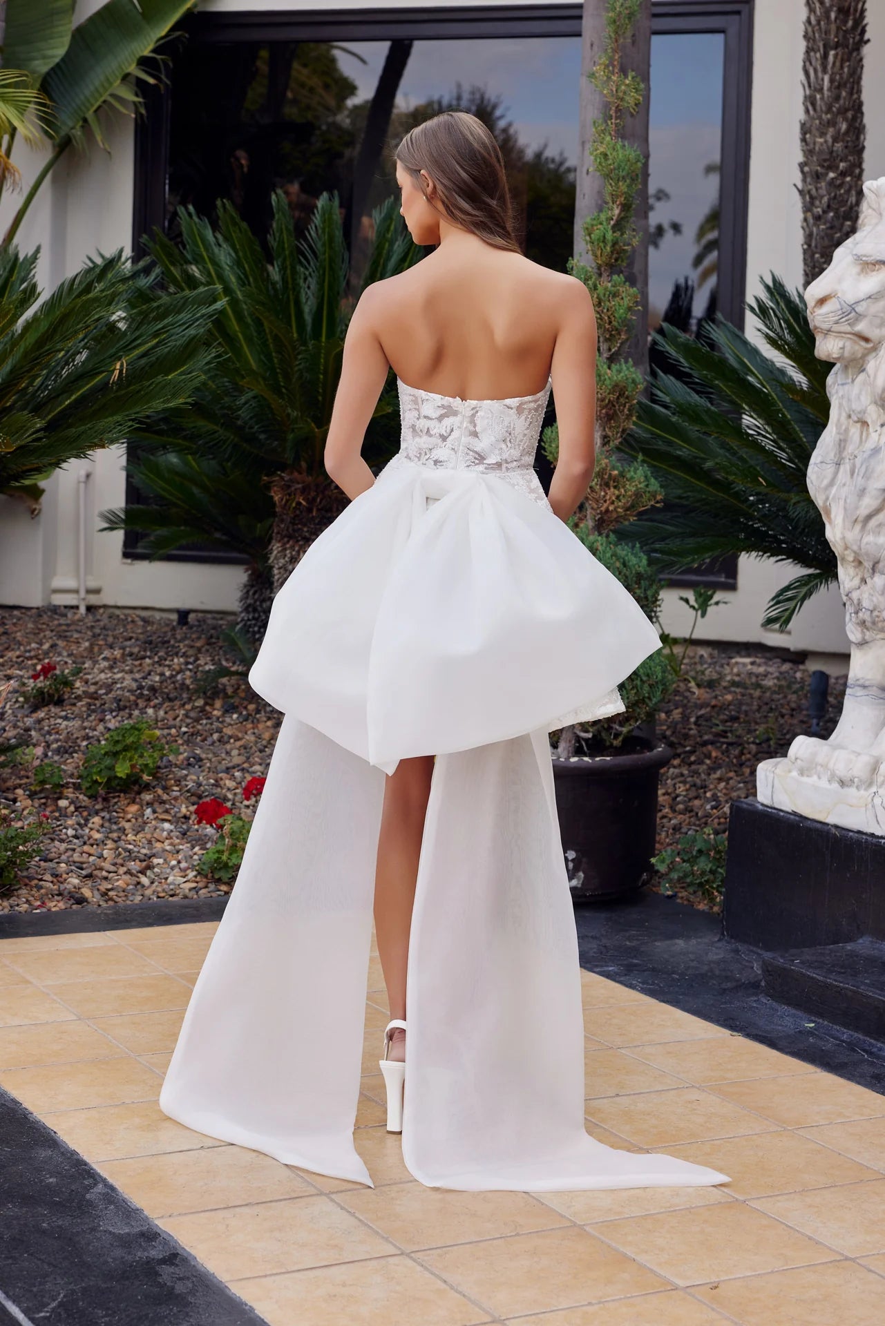 Romantic ALine Sweetheart Tulle Short Train Lace Homecoming Dress