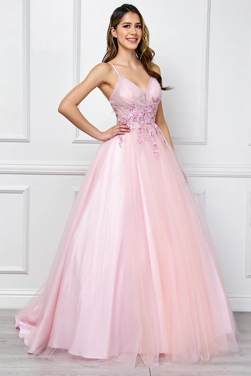 Romantic Ballgown Deep V Neck Sleeveless Tulle Long Floral Applique Prom Dress