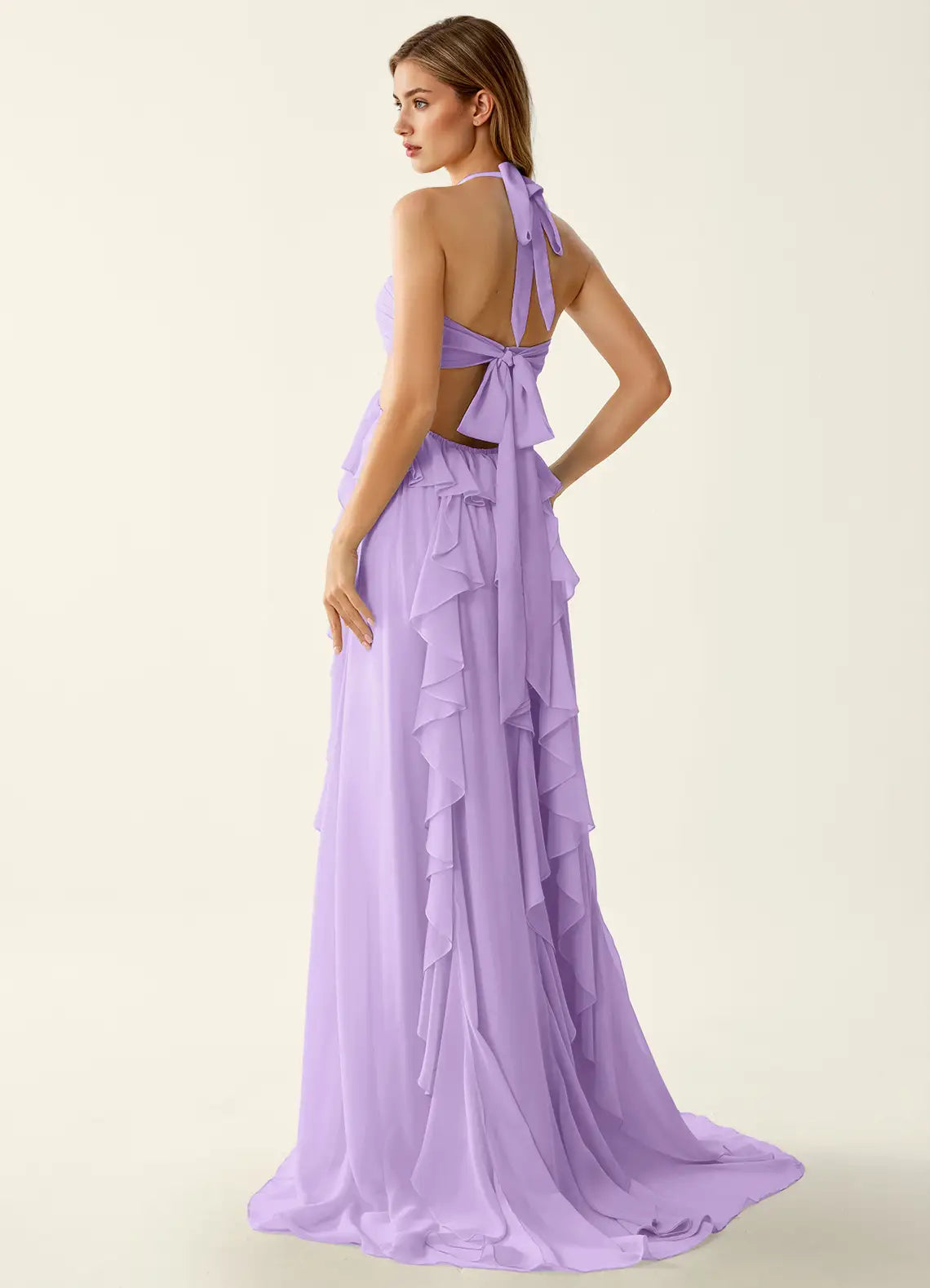 Vestido largo de fiesta romántico con cuello halter, chifón, línea A y detalle de volantes calados