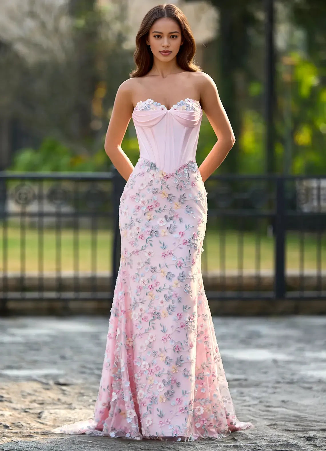 Vestido de Noche Largo de Tul Sin Tirantes de Sirena Romántico con Bordado Floral