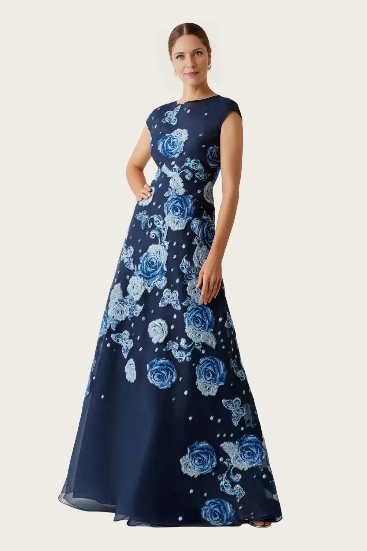 Graceful Organza Jacquard A-line Roundneck Maxi Mother of the Bride Dress Embroidery Evening Dress