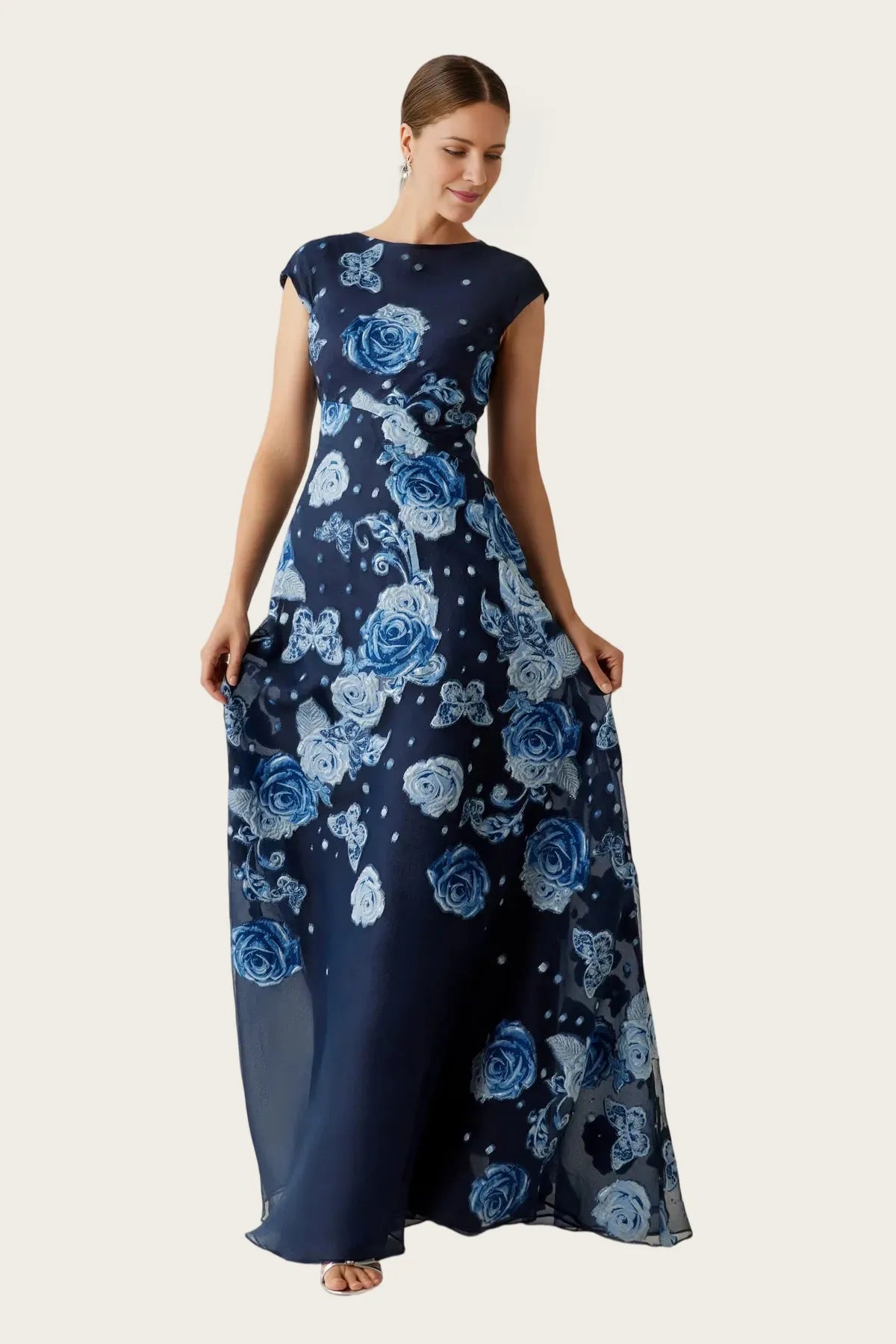 Graceful Organza Jacquard A-line Roundneck Maxi Mother of the Bride Dress Embroidery Evening Dress
