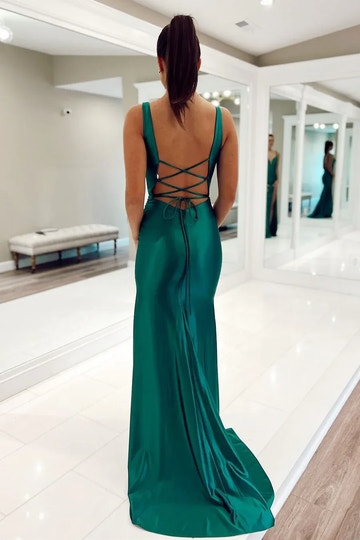 Vestido de noche largo de satén corte sirena con escote corazón, sin mangas y cordones