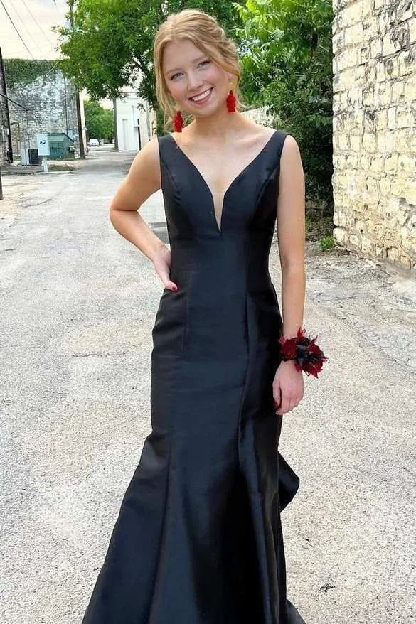 Vestido de noche largo de satén corte sirena con cuello en V, sin mangas, sin espalda y con volantes