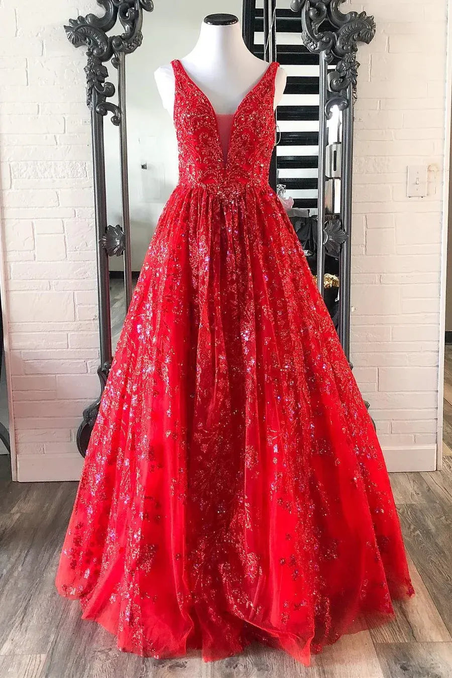 Sequin Lace Ball Gown V-Neck Sleeveless Backless Floor-Length Prom Gown