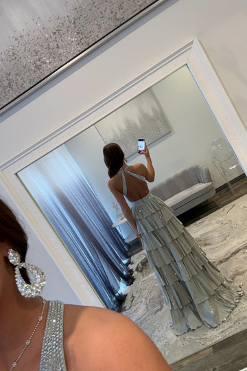 Vestido de fiesta de noche largo con abalorios, línea A, cuello halter, capas, brillante, espalda descubierta y abertura alta
