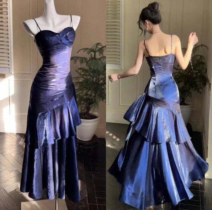 Vestido de fiesta largo de satén corte sirena escote corazón entallado con capas
