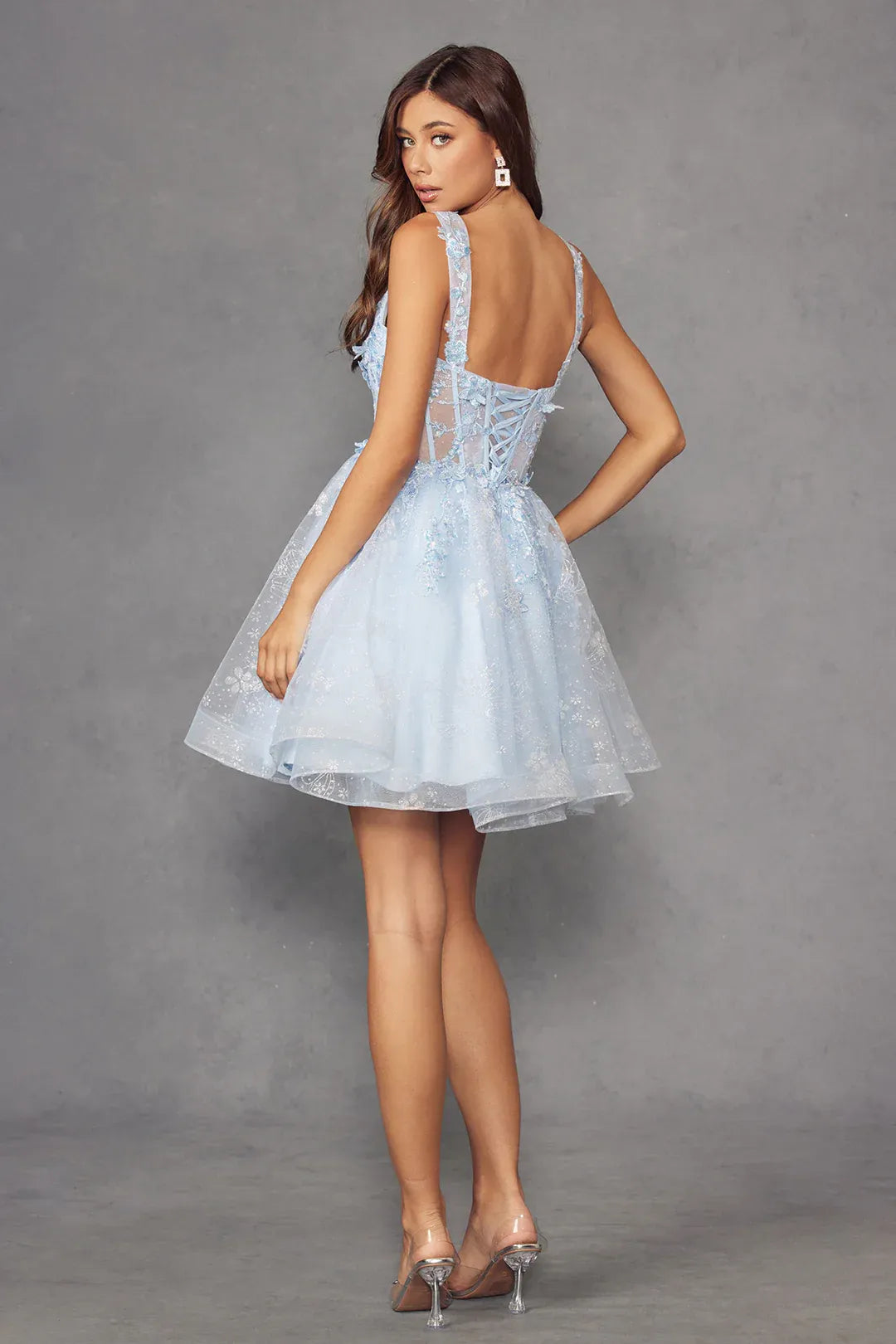 Sparkling A-Line Sweetheart Sleeveless Tulle Short Lace-Up Homecoming Dress