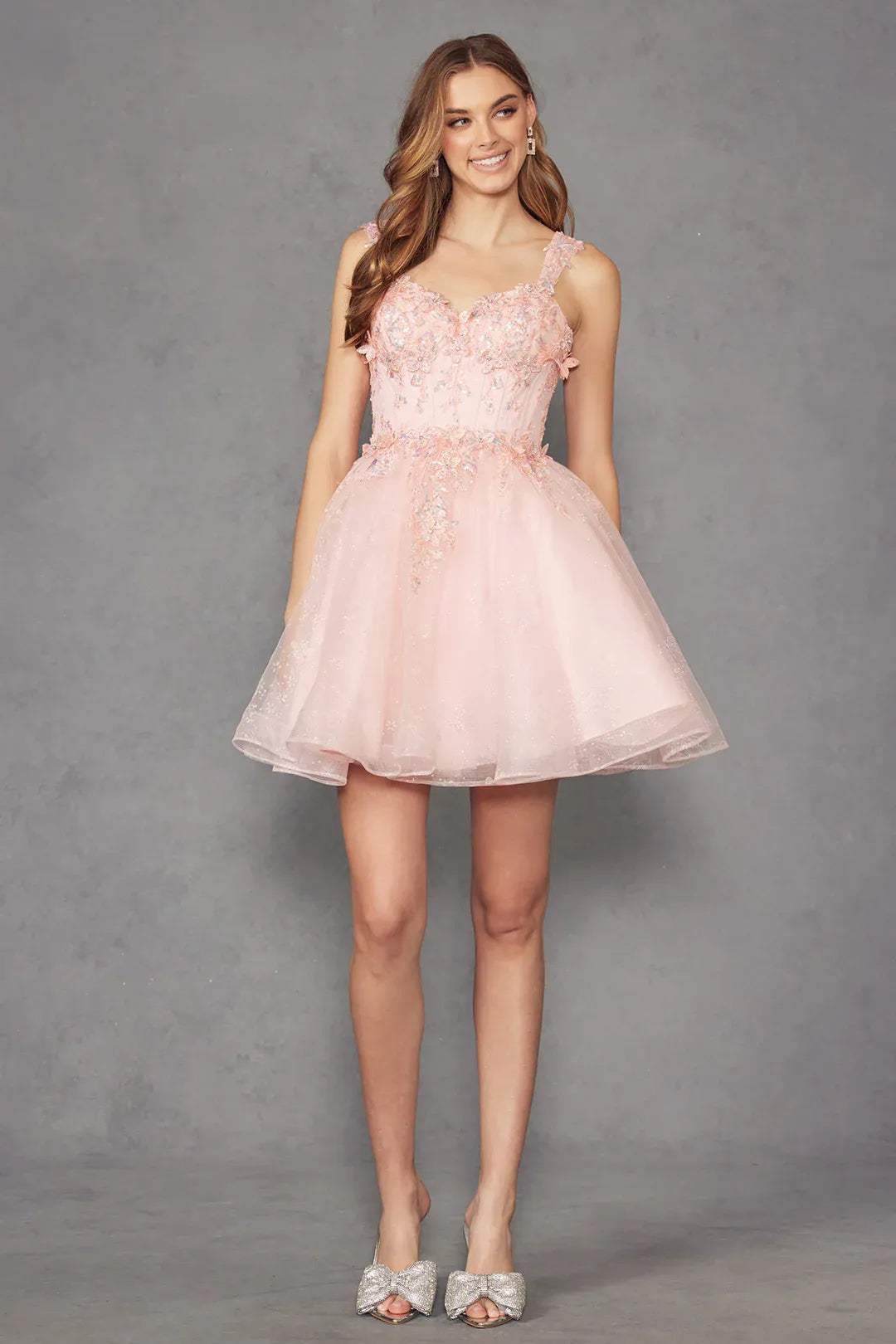 Sparkling A-Line Sweetheart Sleeveless Tulle Short Lace-Up Homecoming Dress