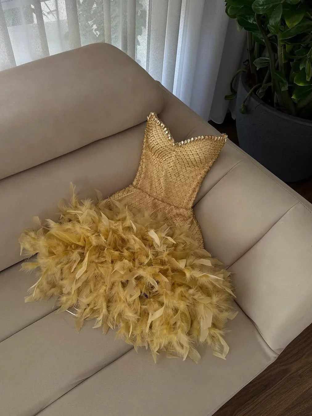 Sparkling Corset Sweetheart Sleeveless Beaded Mini Feather-Trim Party Cocktail Dress