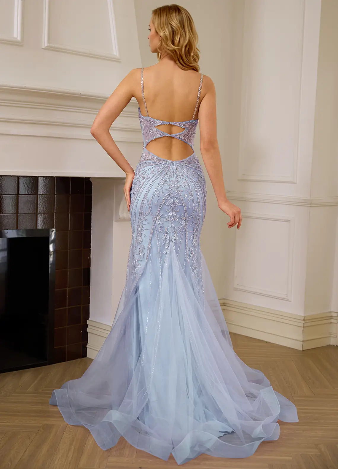 Vestido de fiesta largo de tul con pedrería y abertura, escote corazón, estilo sirena brillante