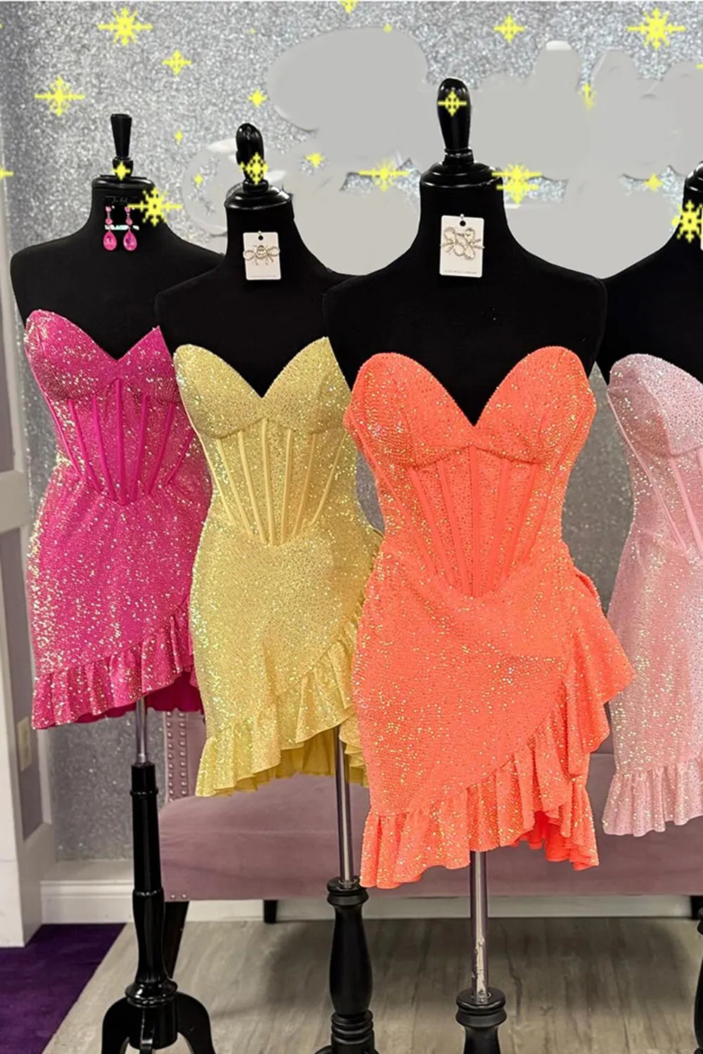 Sparkly Sheath Sweetheart Strapless Sequin Short Ruffled Homecoming Dress