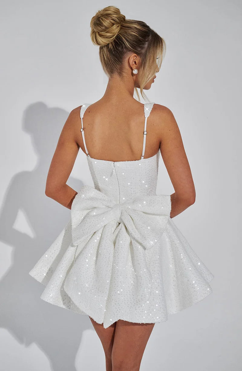 Elegante vestido de cóctel/fiesta de regreso a casa con lentejuelas, corte A, escote cuadrado y minilazo