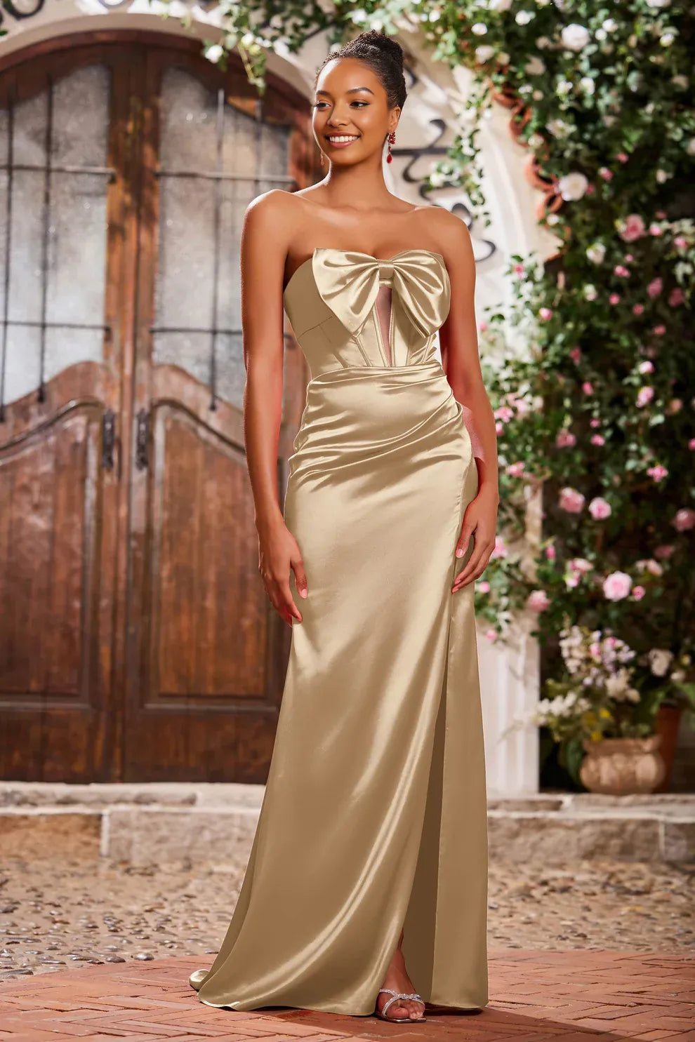 Vestido de fiesta formal de satén con corsé, cola de sirena, escote corazón, sin tirantes y abertura