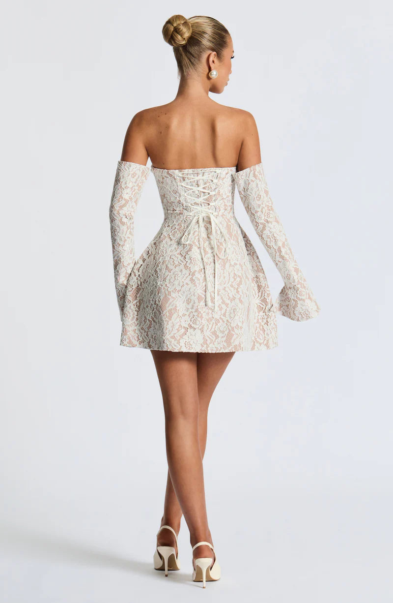 Vestido de cóctel/fiesta de graduación corto acampanado sin tirantes con encaje y mangas desmontables