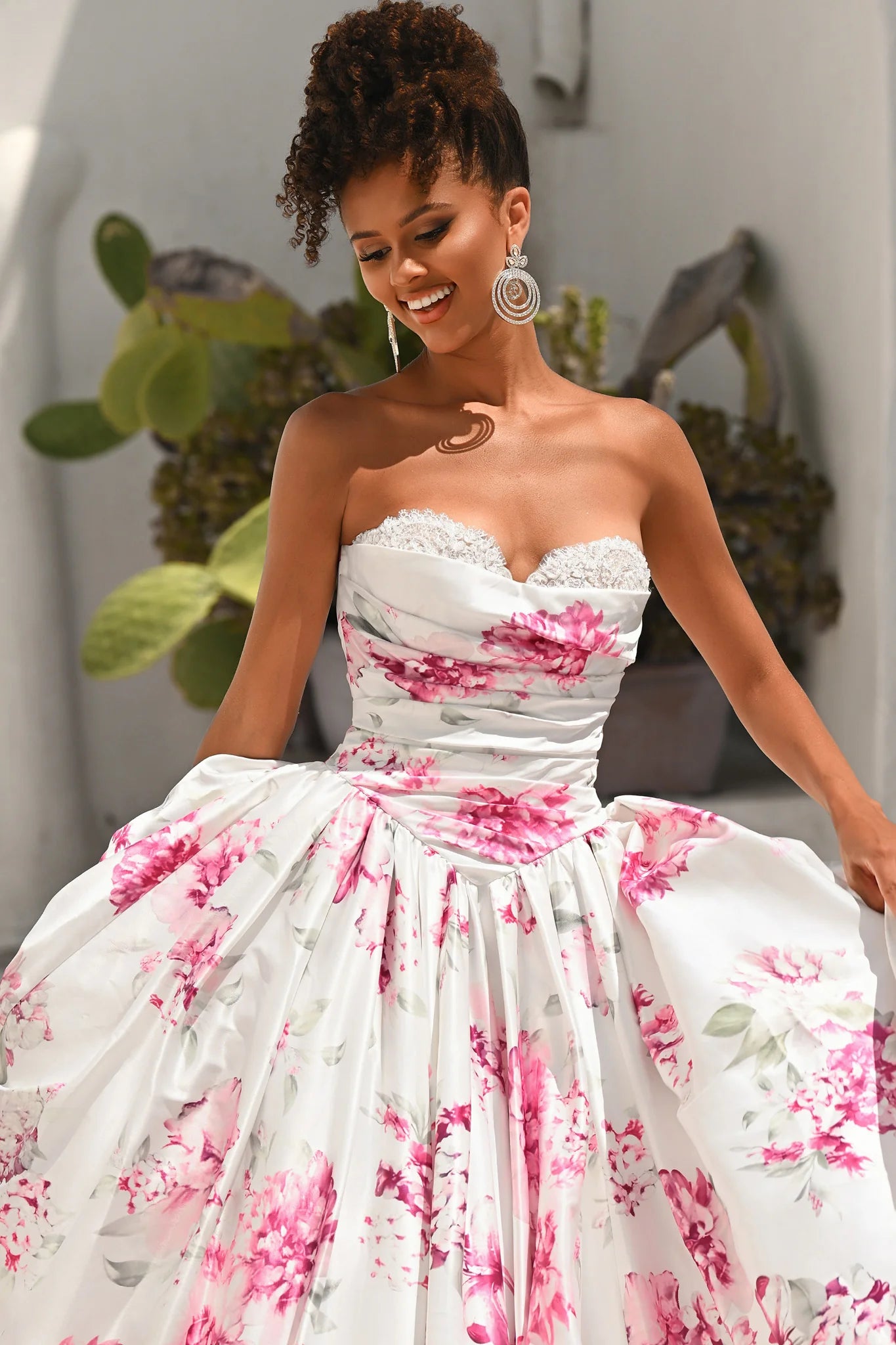 Vestido de fiesta de raso y encaje floral sin tirantes, corte A, tipo princesa, con escote corazón, elegante para graduación