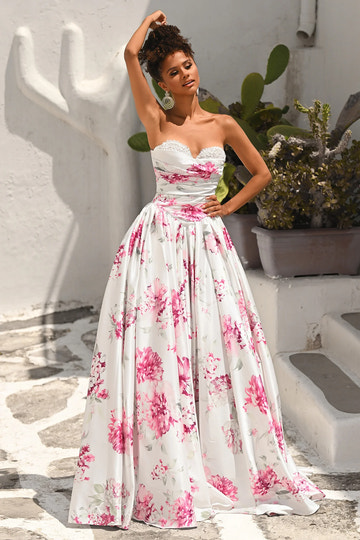 A-line Princess Sweetheart Ball Gown Elegant Strapless Satin Floral Lace Prom Dress