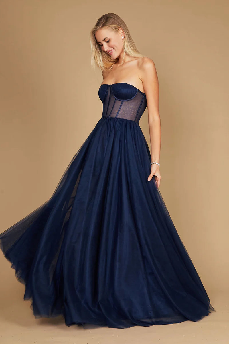 Vestido de gala/novia formal línea A de tul sin tirantes con corsé y espalda con cordones