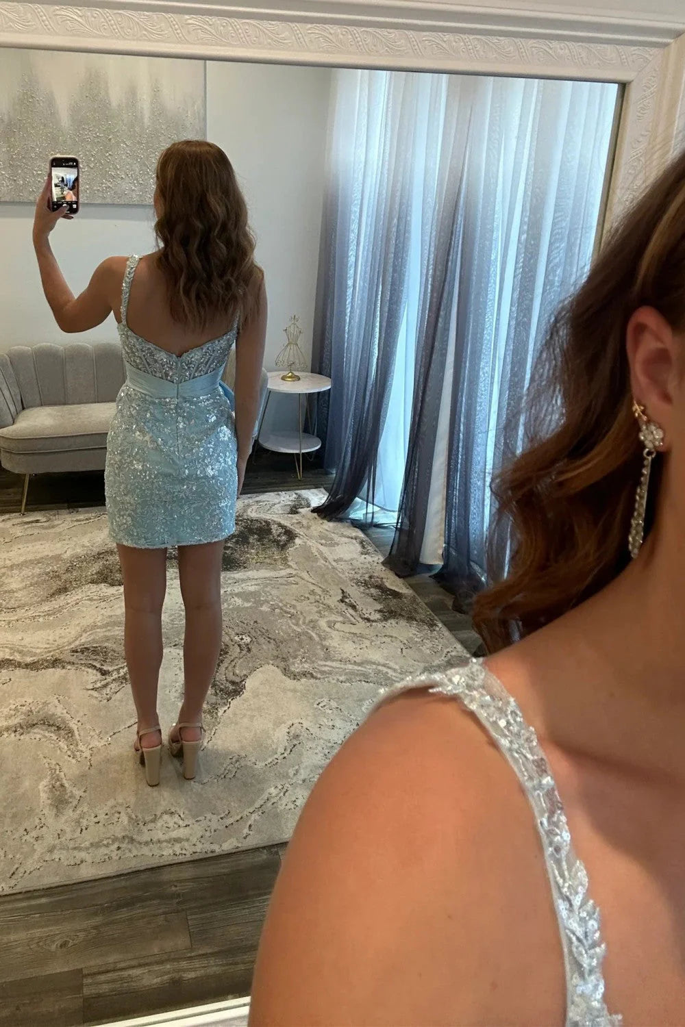 Stunning Bodycon Sweetheart Sleeveless Sequin Short Bow Sheer-corset Homecoming Dress