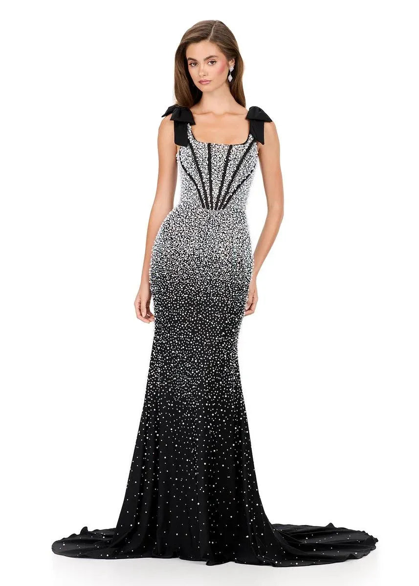Impresionante Vestido Largo de Satén con Escote Cuadrado, Diseño de Sirena, Lazo y Diamantes de Imitación para Fiesta de Graduación