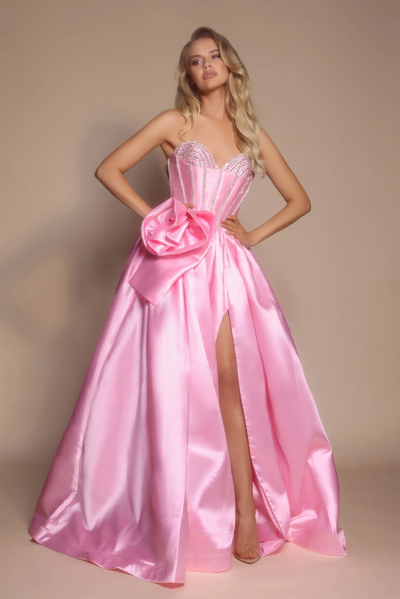 Vestido de fiesta de satén con cuello corazón, lazo, corte A, hasta el suelo, con abertura alta