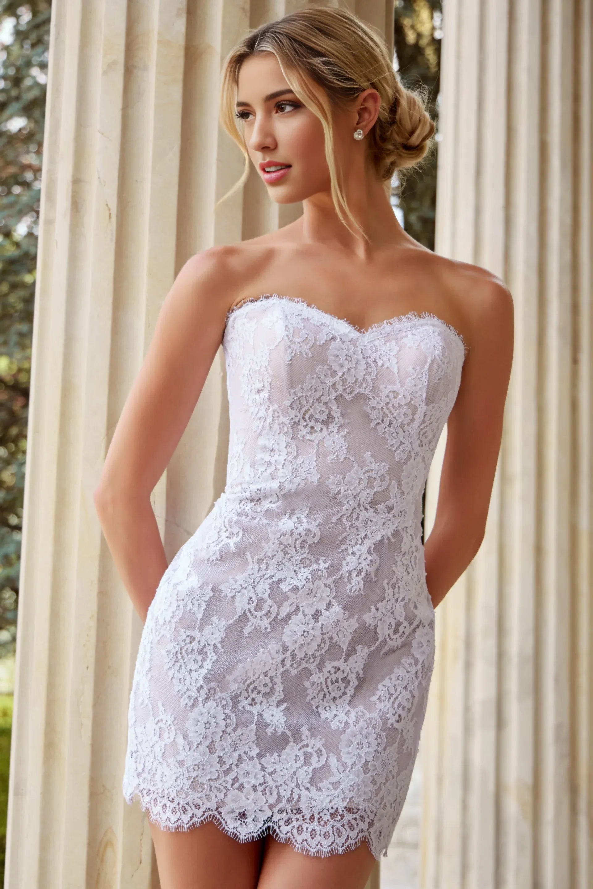 Minivestido de encaje ajustado, escote corazón, sin tirantes, para fiesta de graduación con dobladillo festoneado